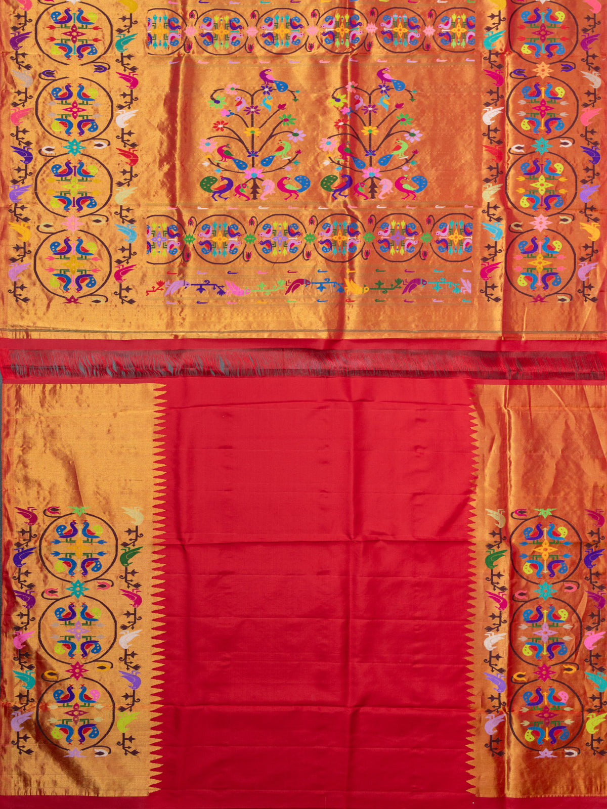 Weaves Paithani Saree With Contrast Border