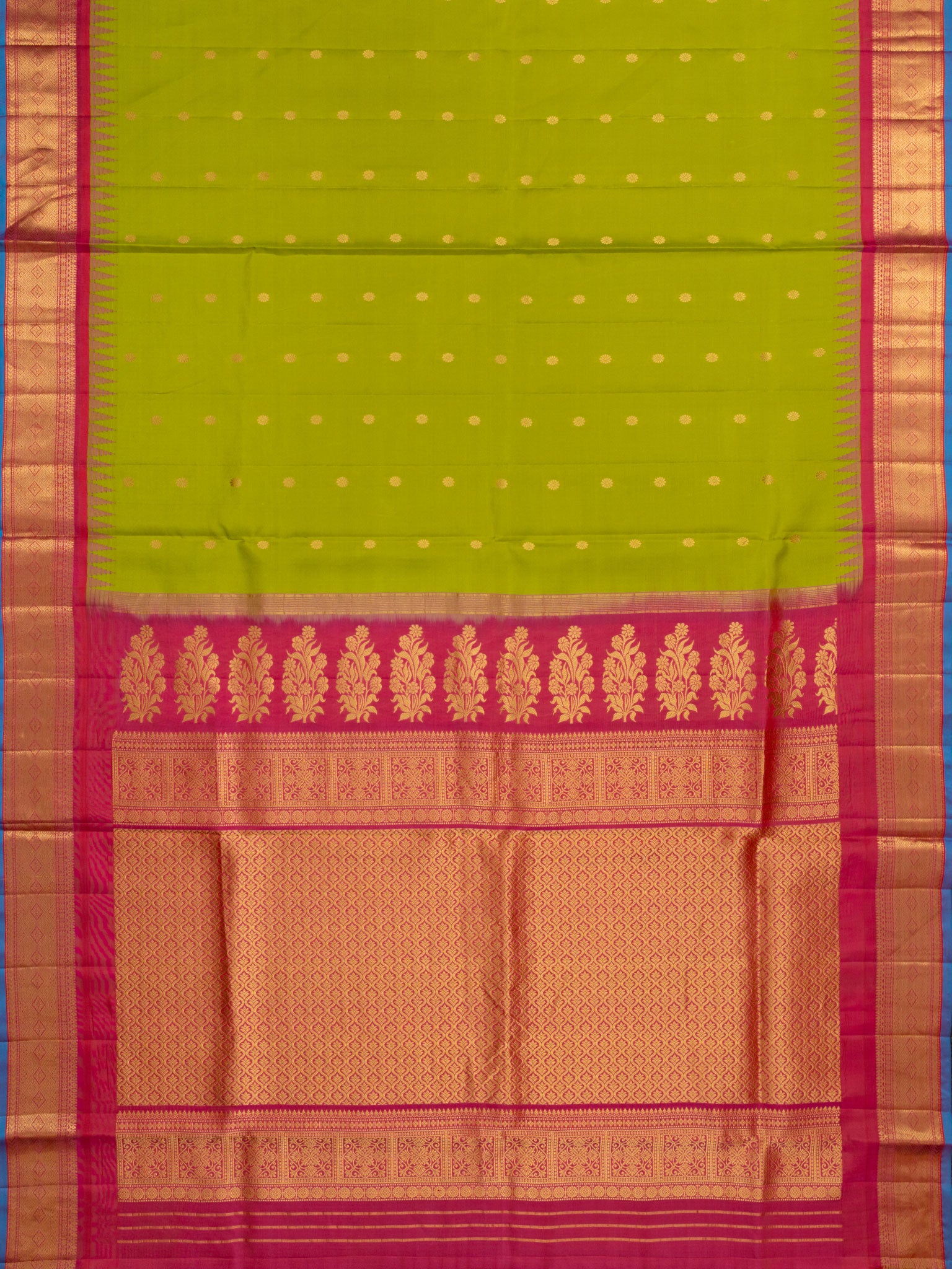 Weaves Gadwal Pattu With Contrast Border With Temple Border With Butta