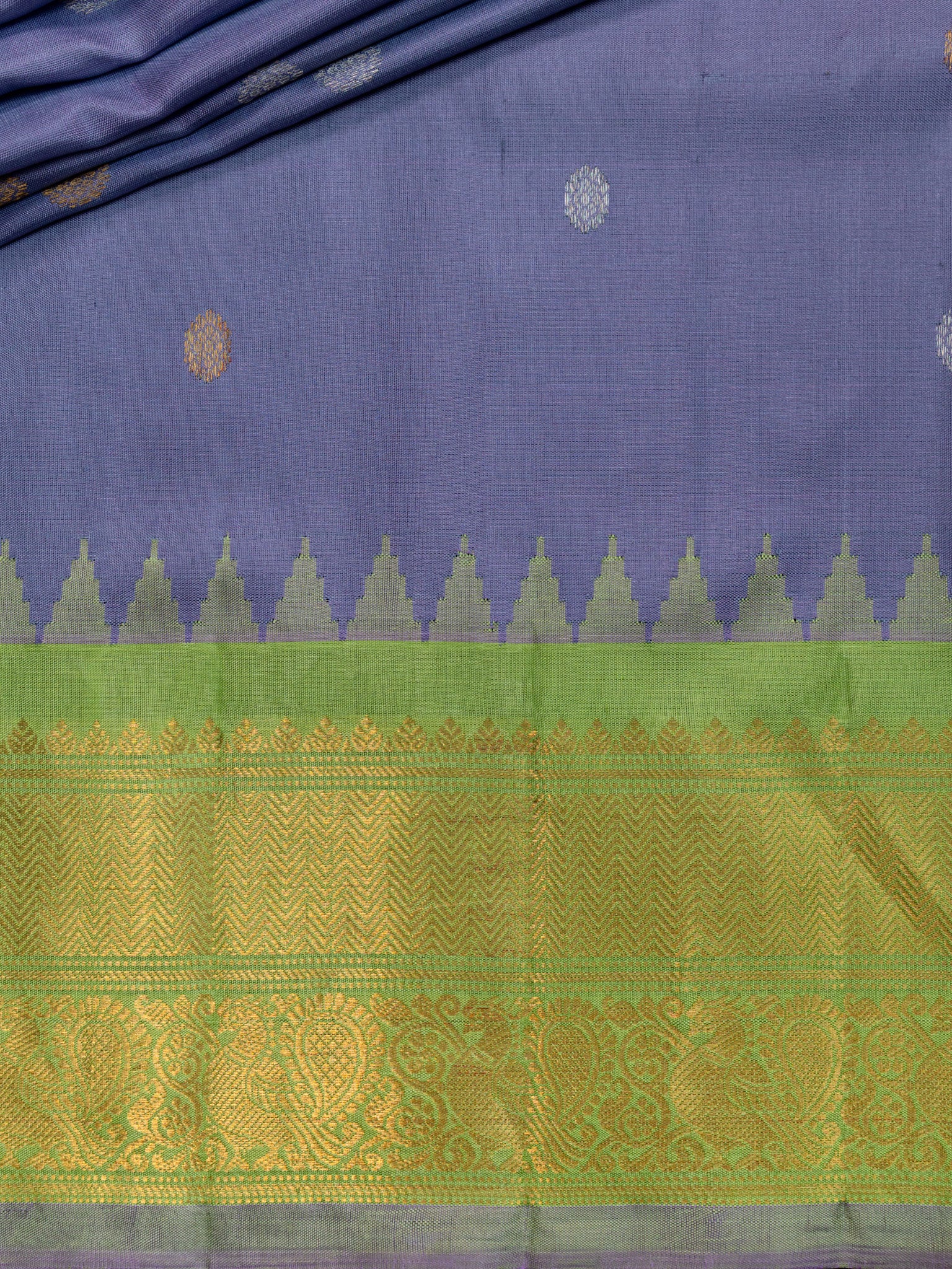 Weaves Gadwal Pattu With Contrast Border With Temple Border With Butta