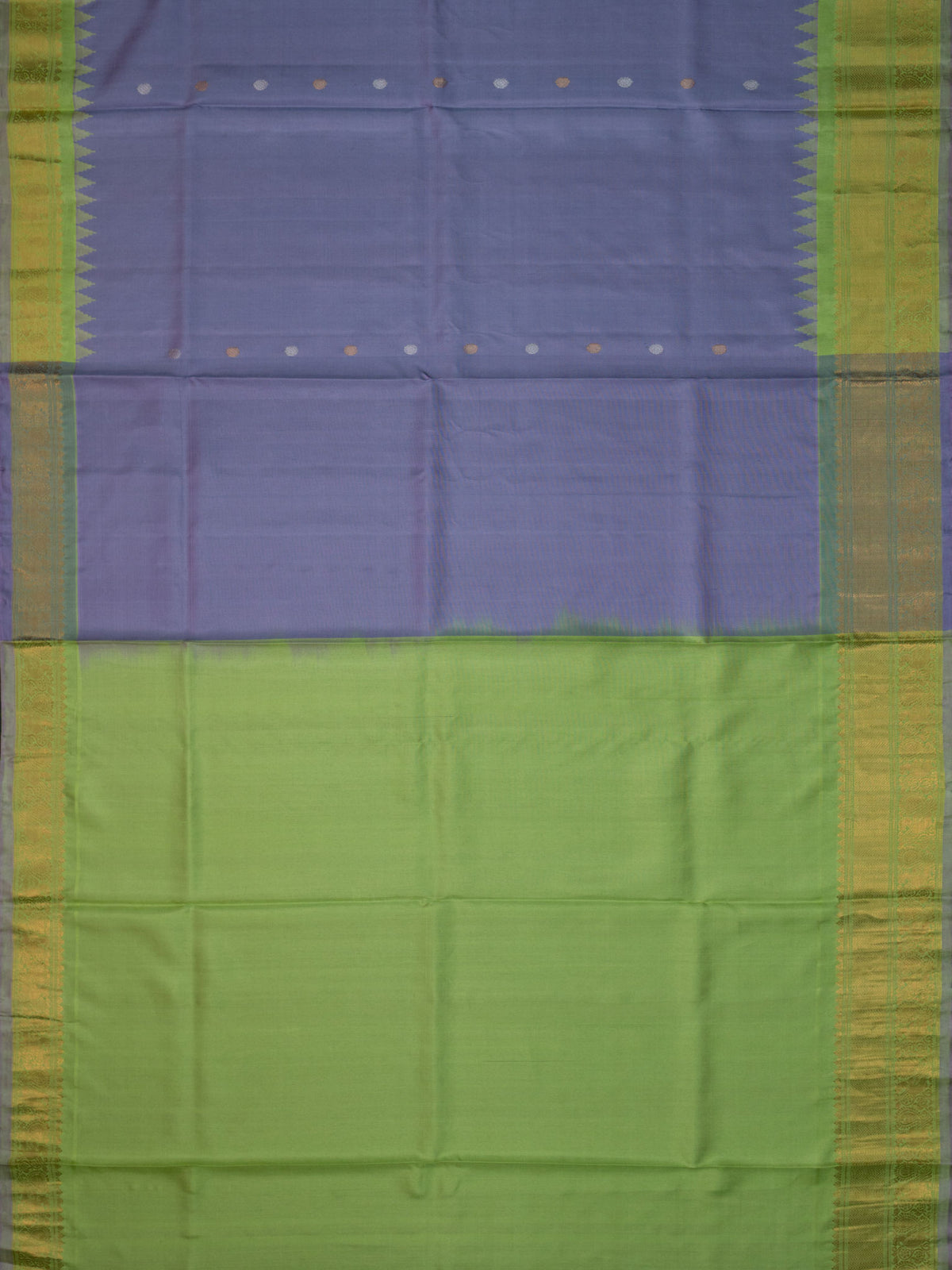 Weaves Gadwal Pattu With Contrast Border With Temple Border With Butta
