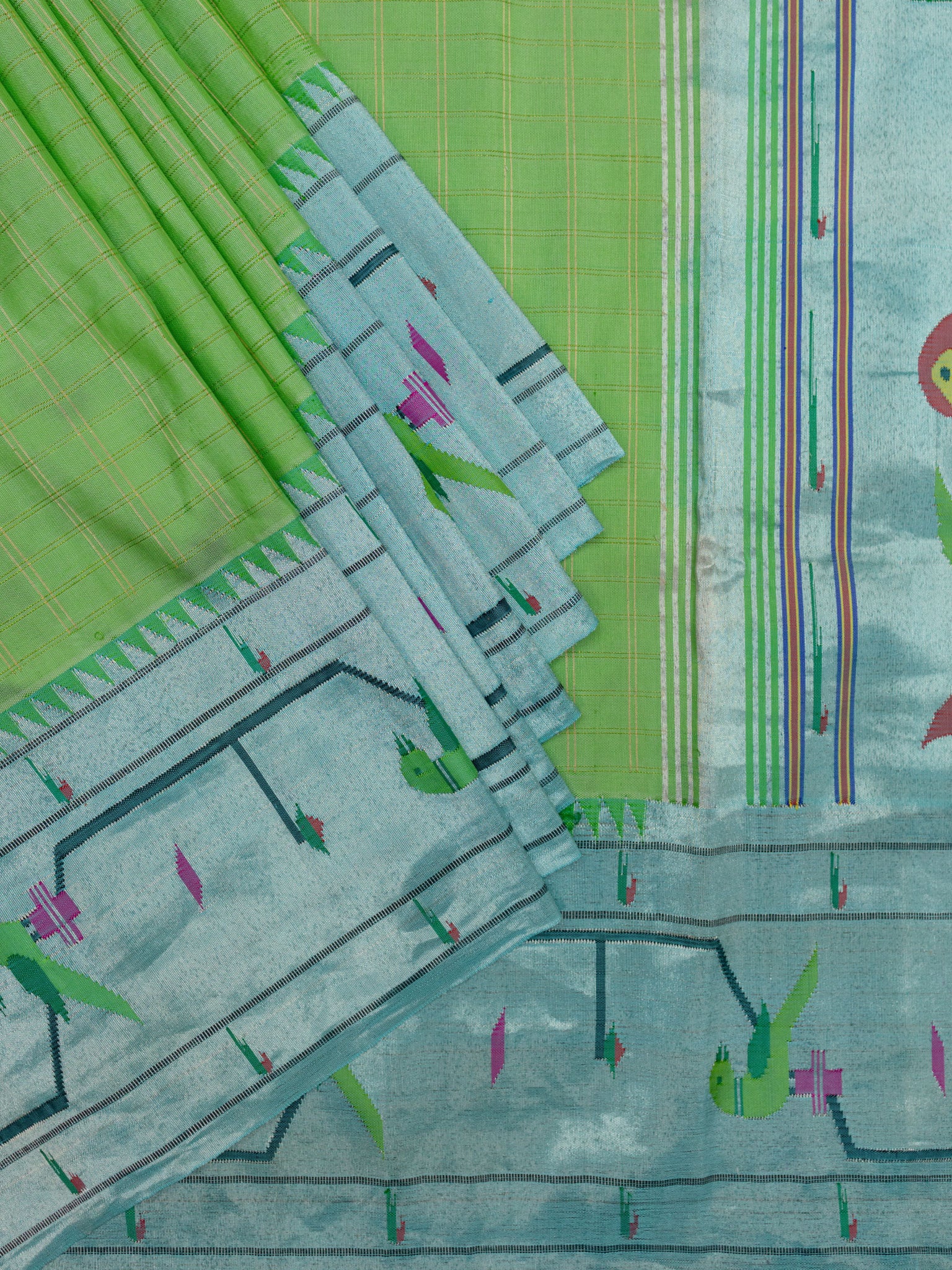 Weaves Paithani Saree With Contrast Border