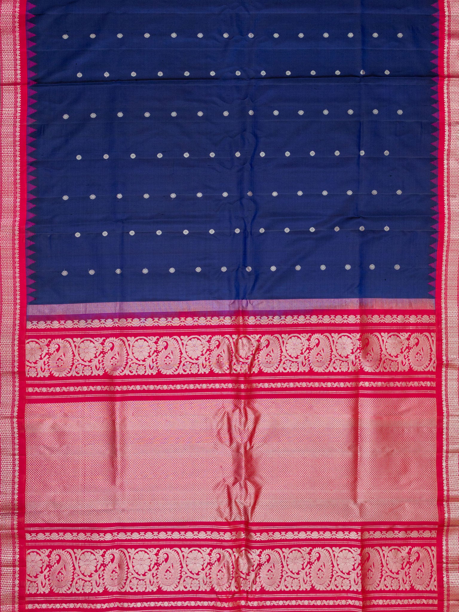 Weaves Gadwal Pattu With Contrast Border With Temple Border With Butta
