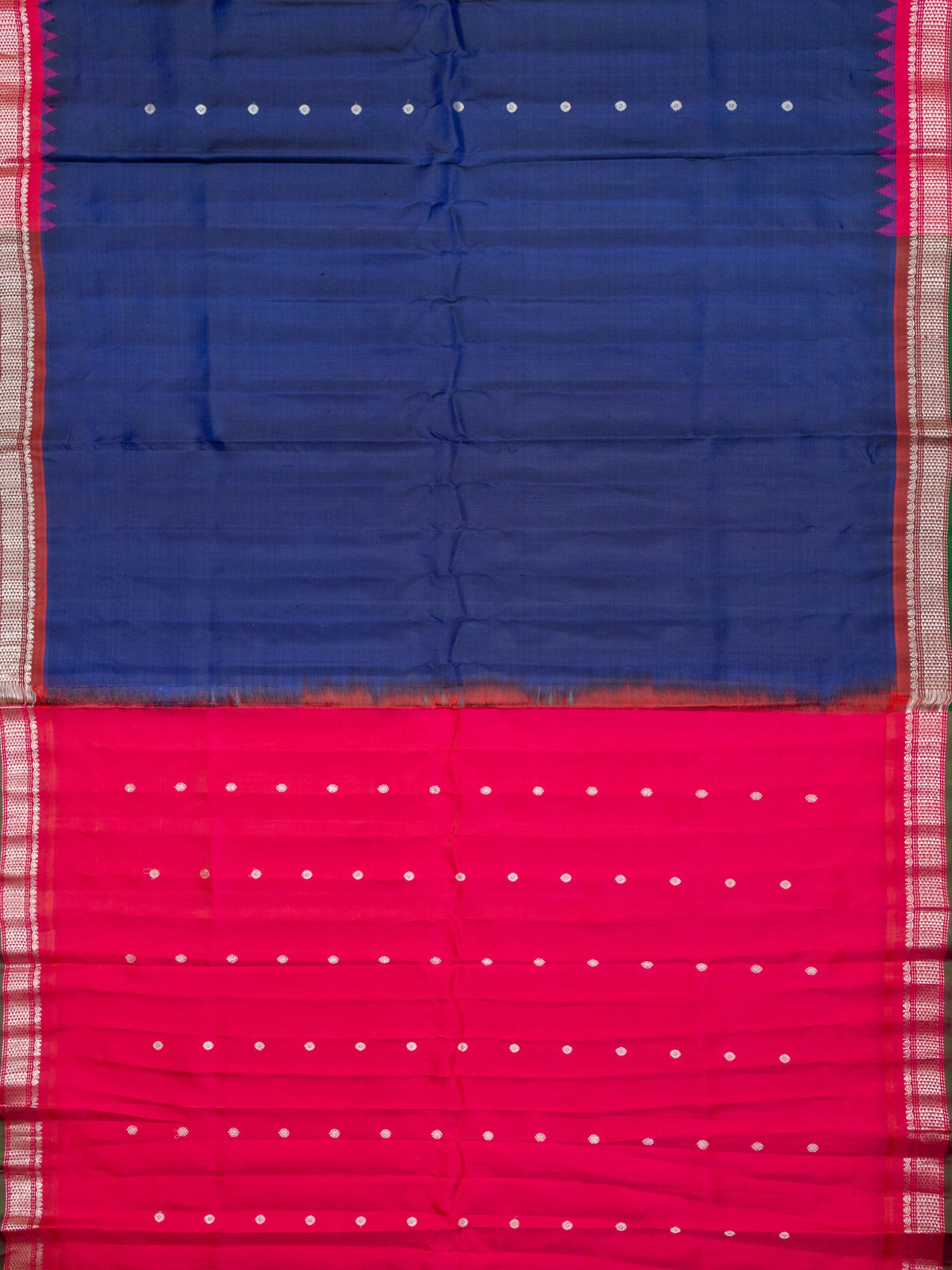 Weaves Gadwal Pattu With Contrast Border With Temple Border With Butta