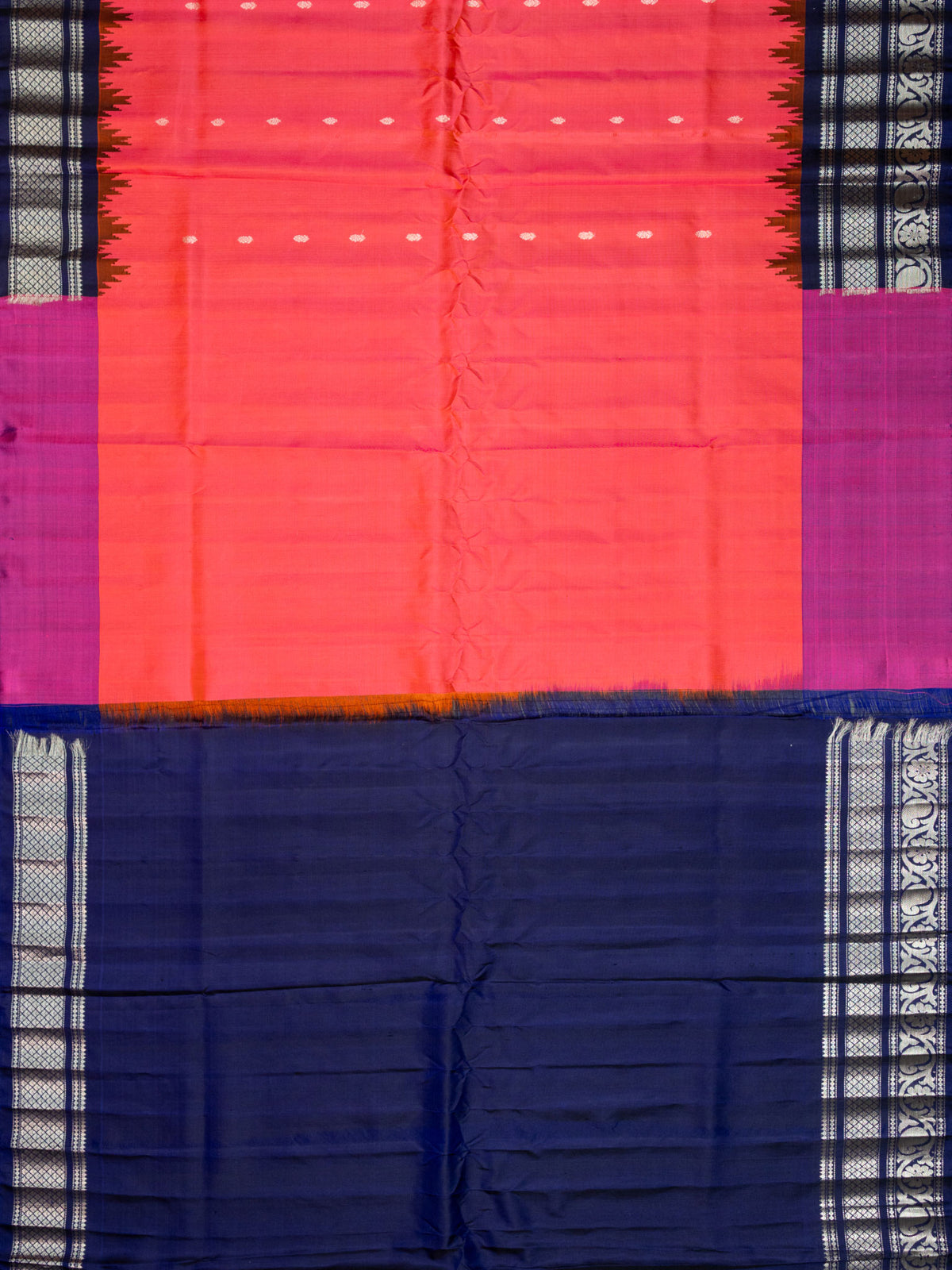 Weaves Gadwal Pattu With Contrast Border With Temple Border With Butta