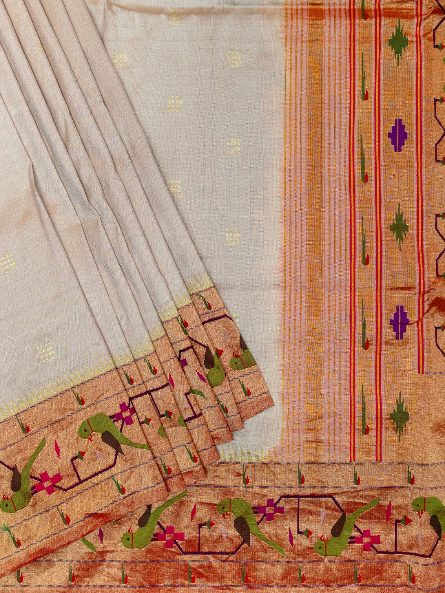 Weaves Paithani Saree With Contrast Border