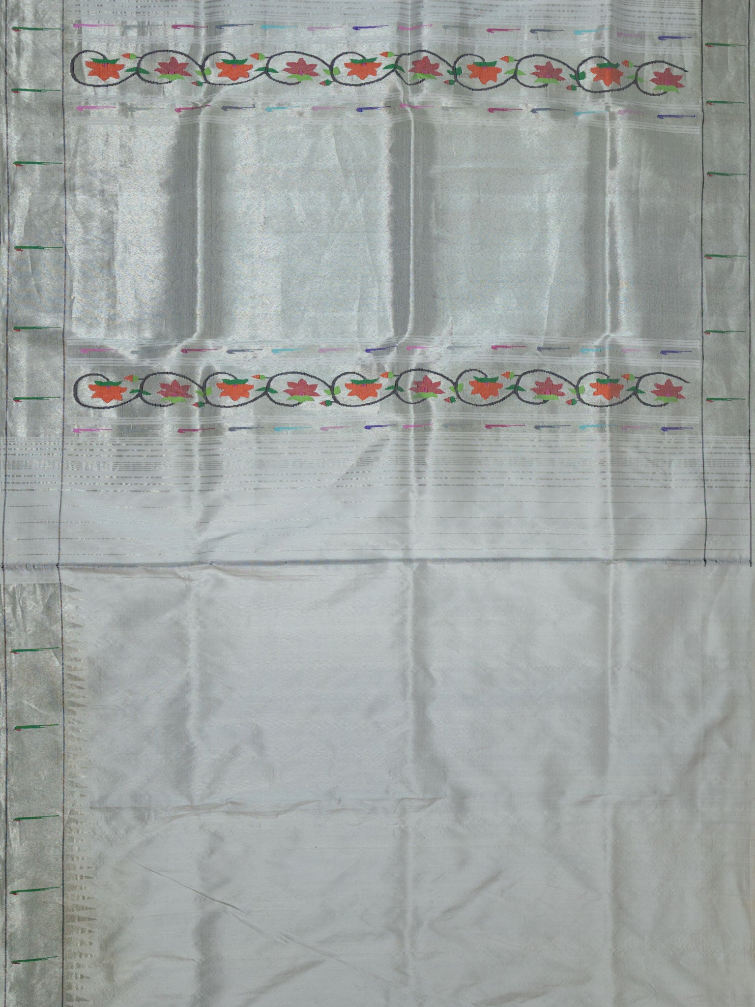 Weaves Paithani Saree With Contrast Border