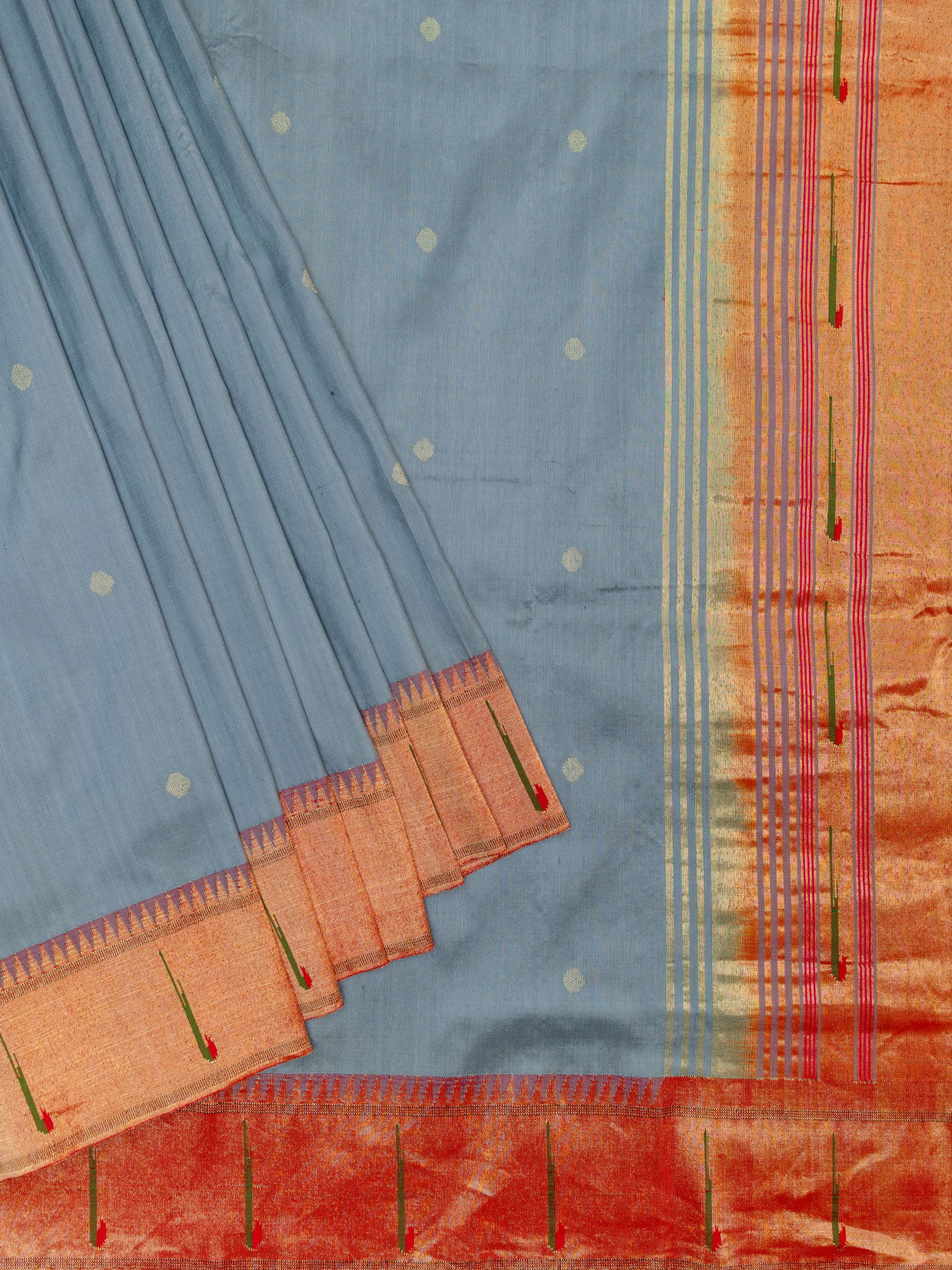 Weaves Paithani Saree With Contrast Border