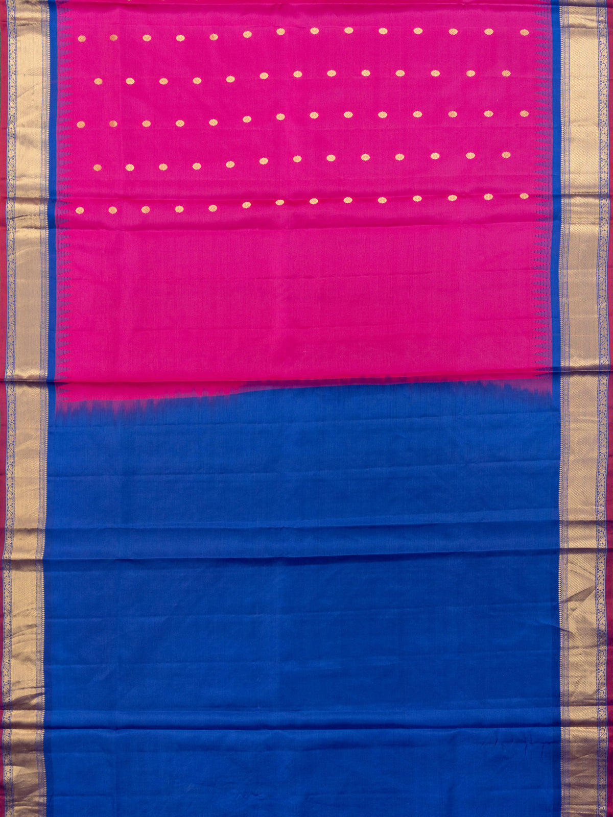 Weaves Gadwal Pattu With Contrast Border With Small Butta