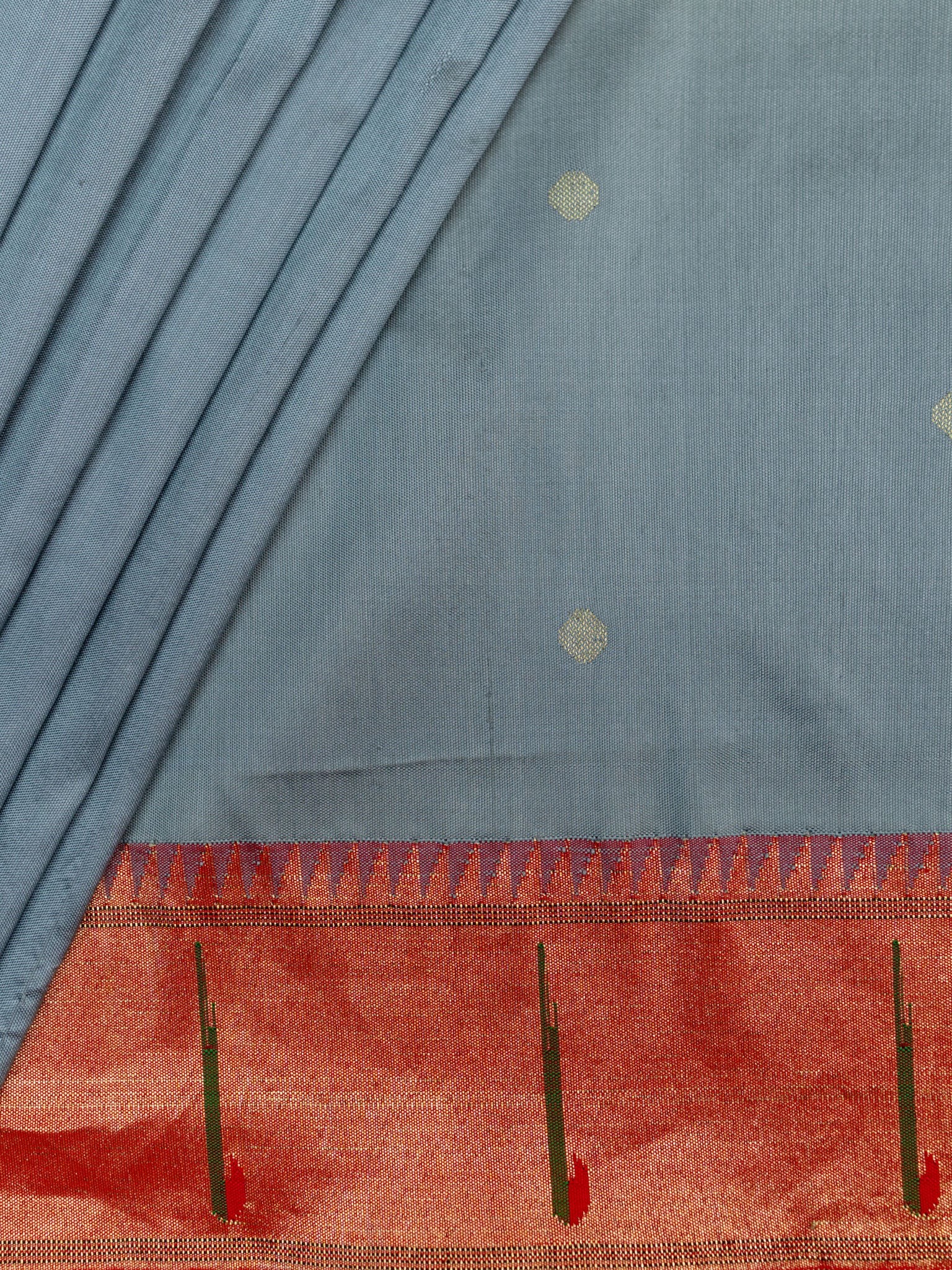 Weaves Paithani Saree With Contrast Border