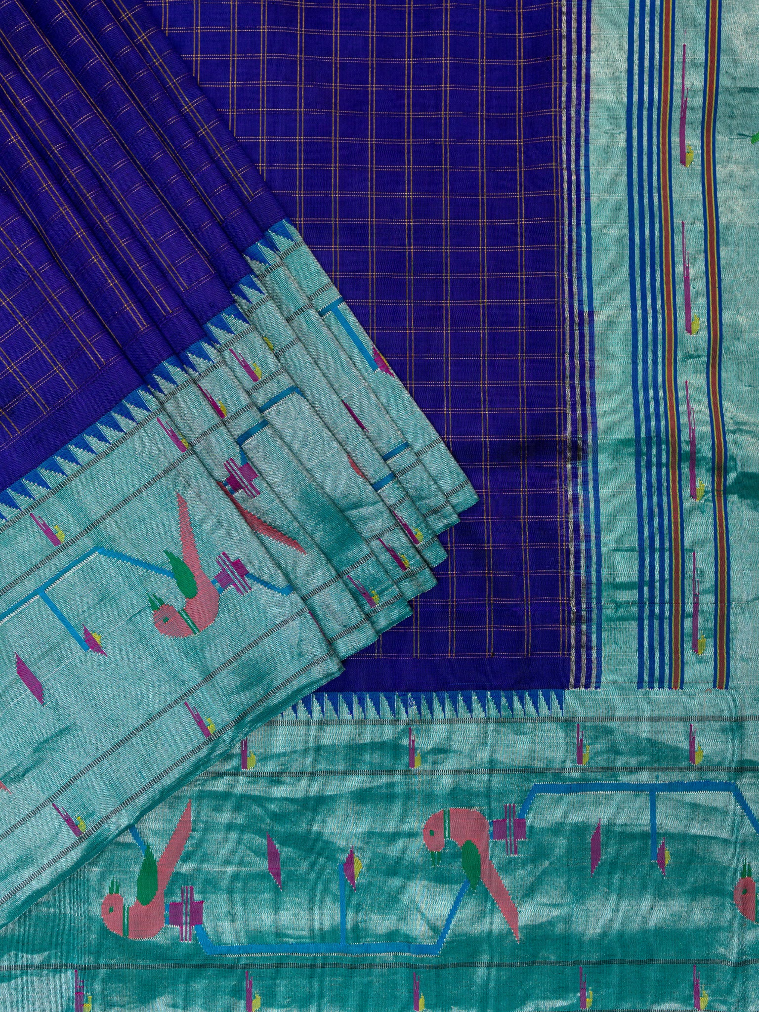 Weaves Paithani Saree With Contrast Border