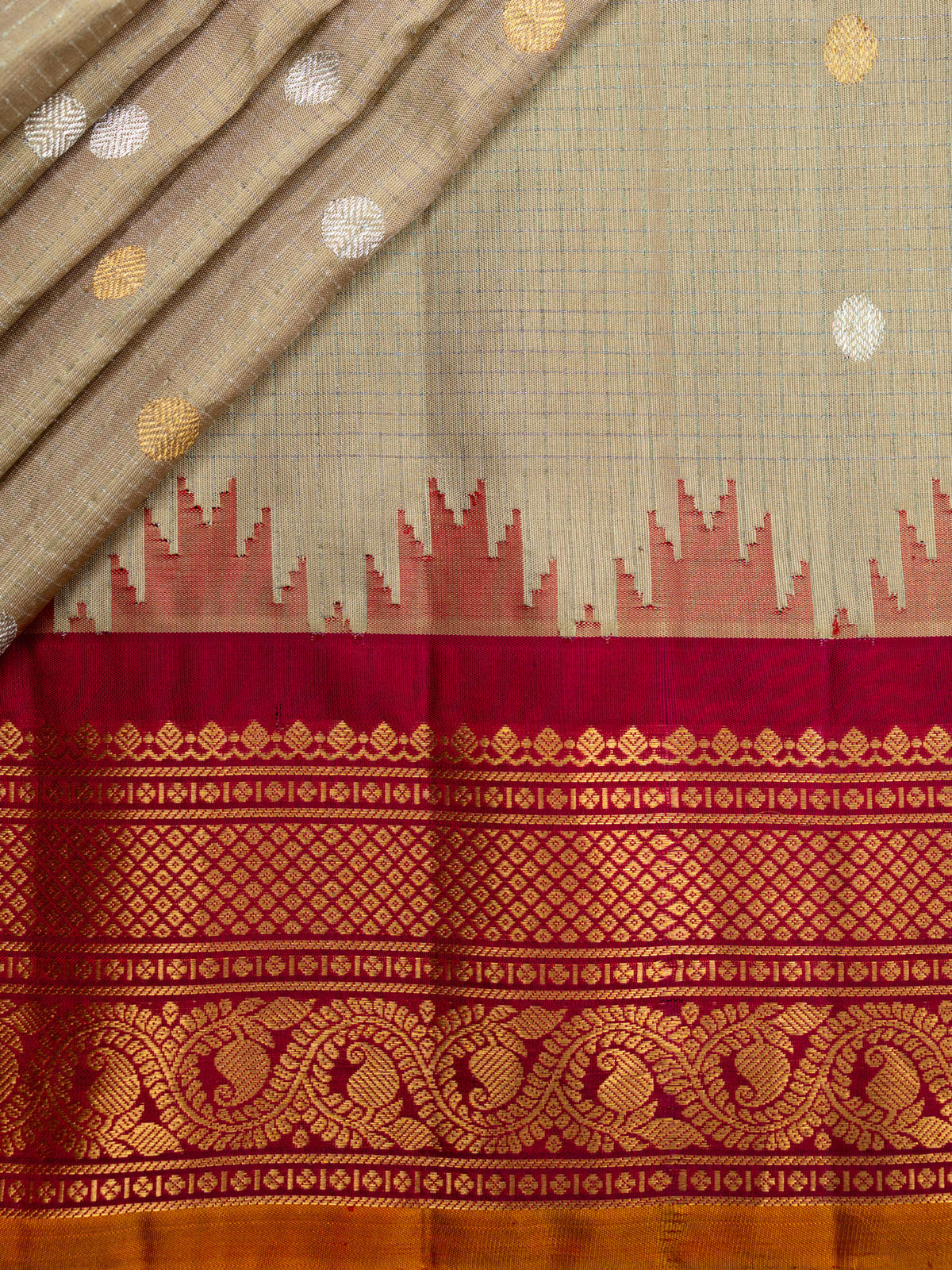 Weaves Gadwal Pattu With Contrast Border With Temple Border With Butta Checks