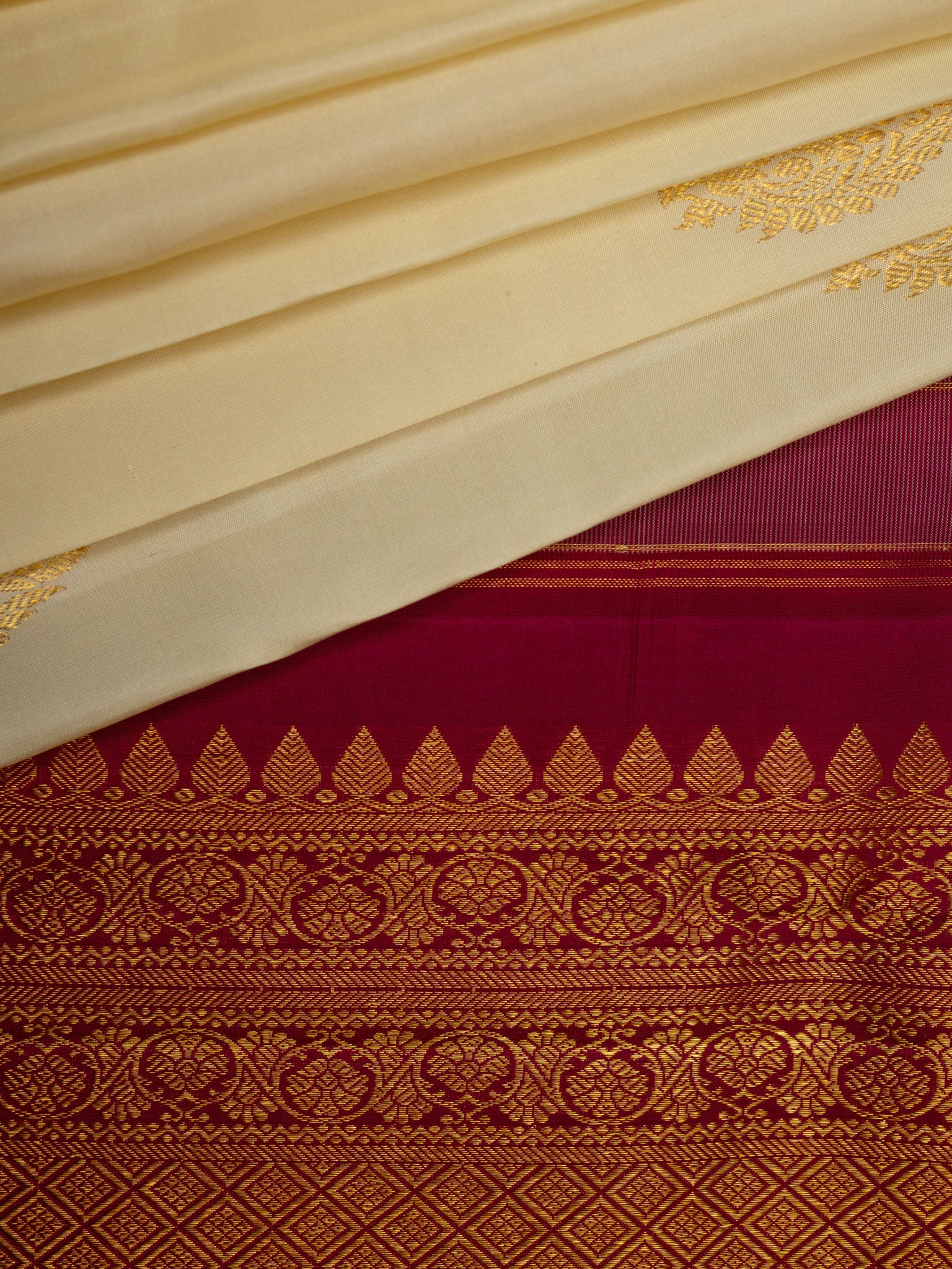 Kanjeevaram Kanchi Pattu All Over Butta Gold Zari With Contrast Border (Talambralu) White + Pink