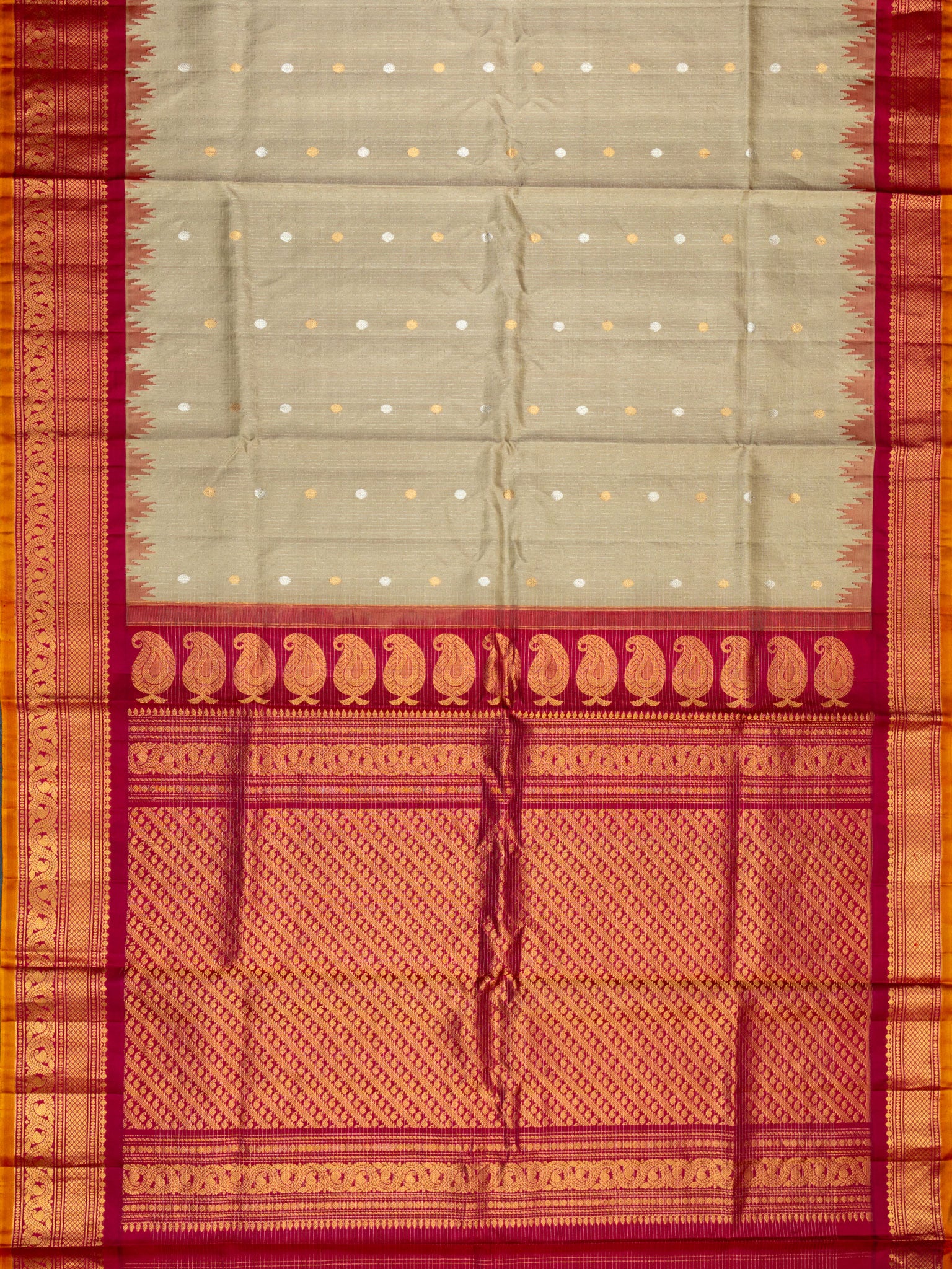Weaves Gadwal Pattu With Contrast Border With Temple Border With Butta Checks