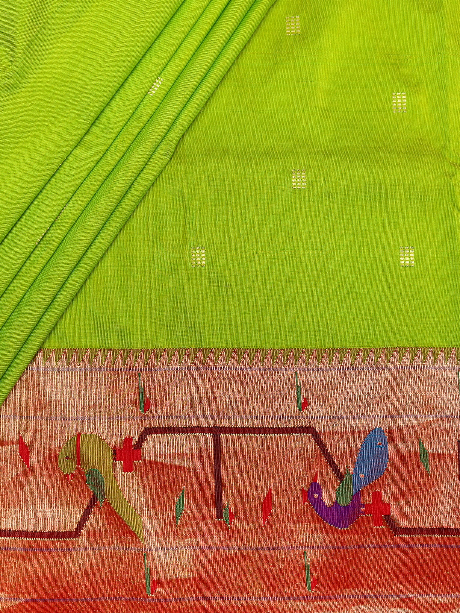 Weaves Paithani Saree With Contrast Border