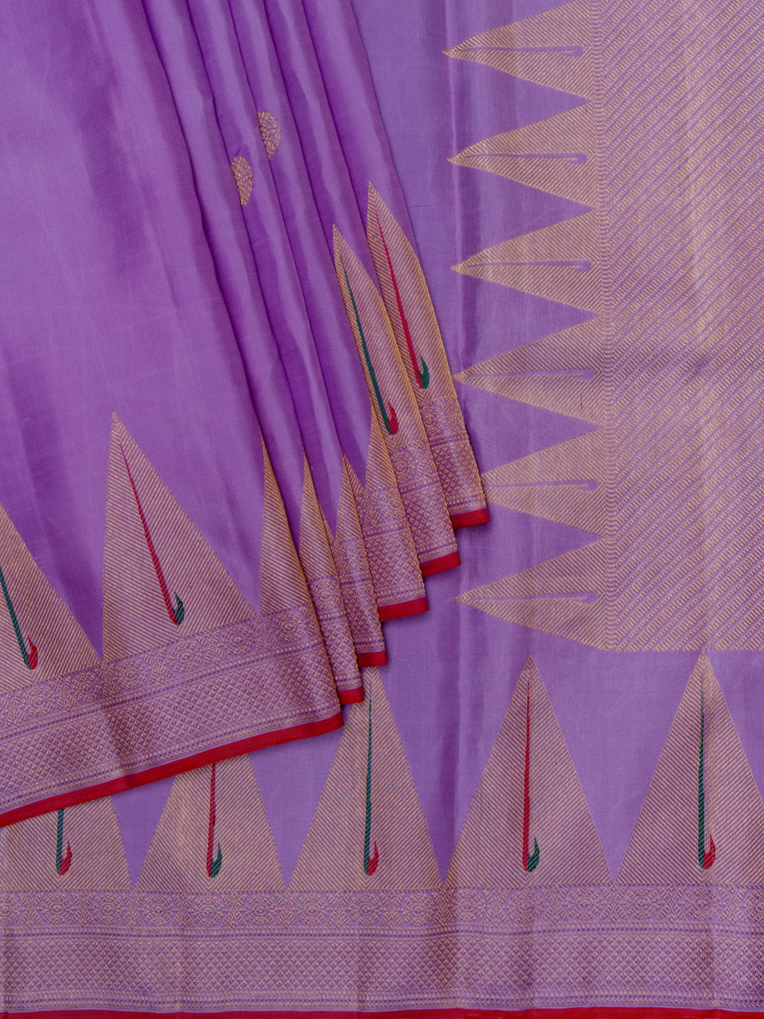 Weaves Gadwal Pattu With Temple Border With Butta With Muniya