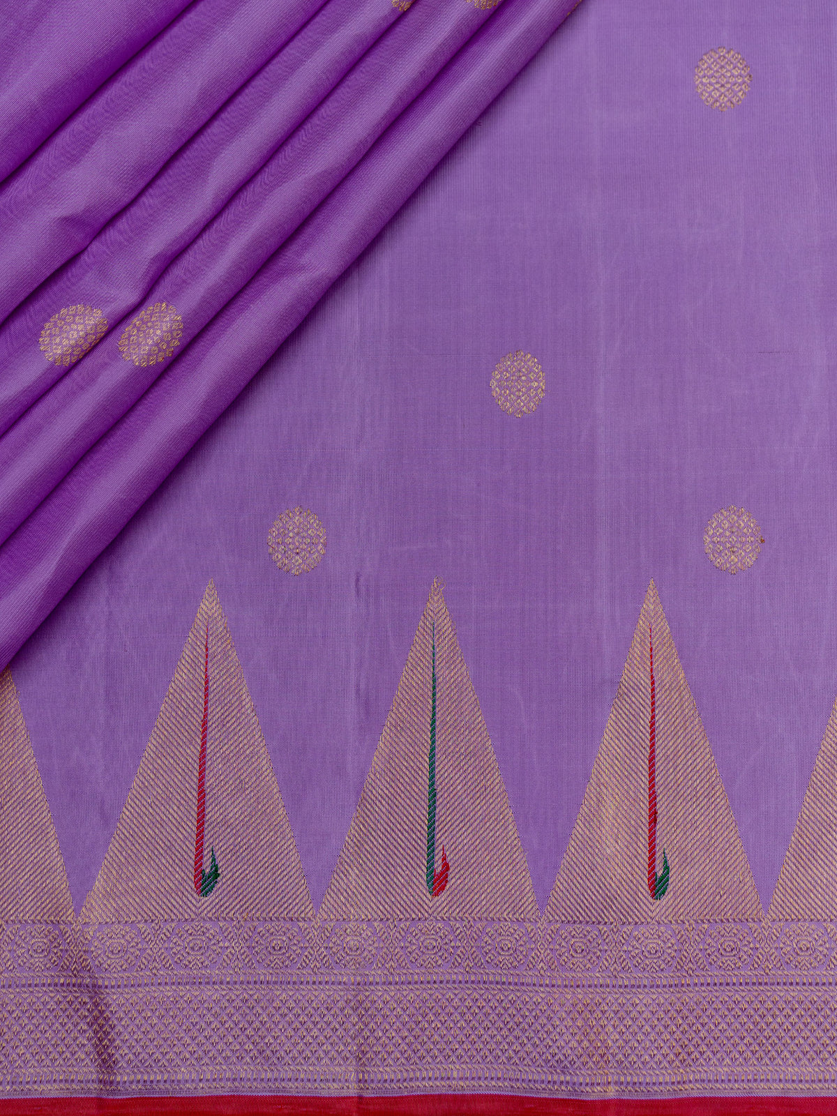 Weaves Gadwal Pattu With Temple Border With Butta With Muniya